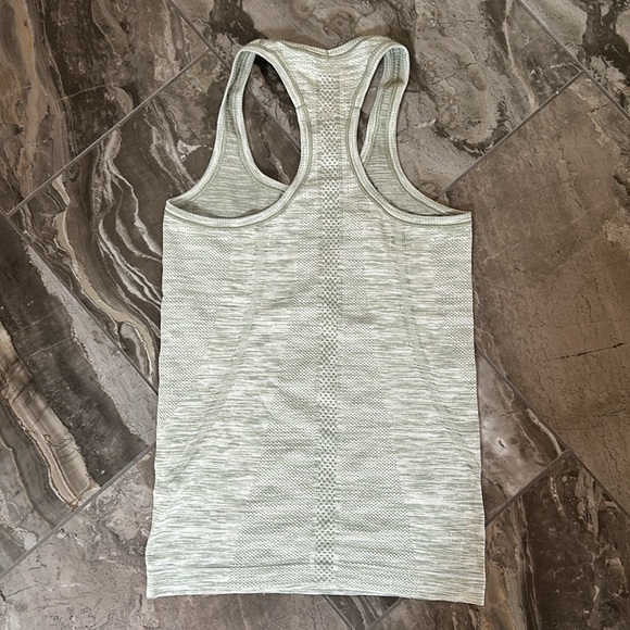Lululemon Swiftly Tech Tank - Picture 2 of 3
